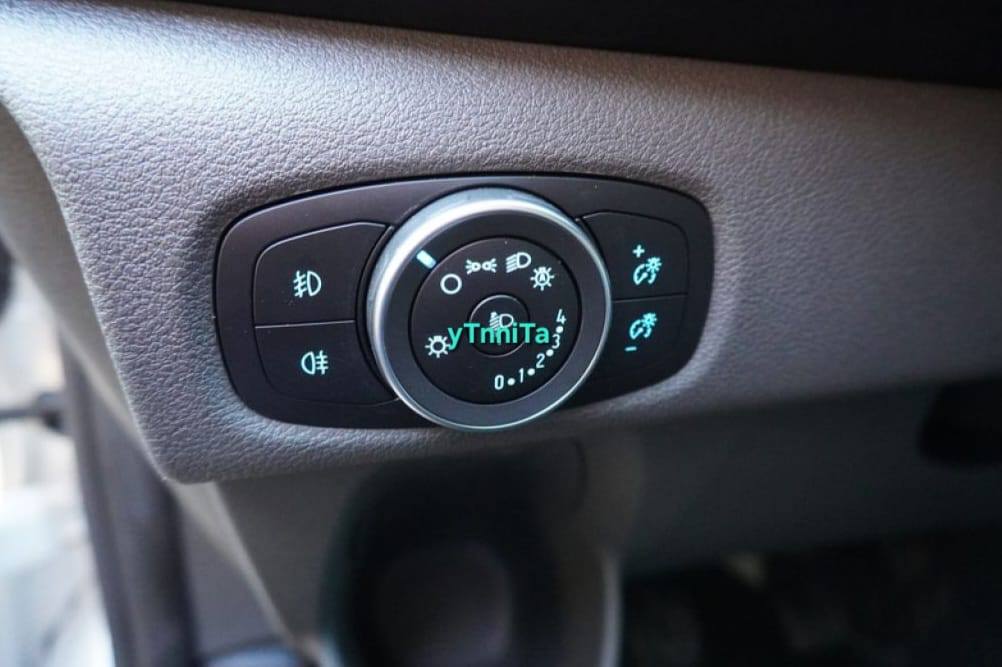 Ford Transit Custom 320L 2.0 TDCI L2H1 Double cabine – Image 17