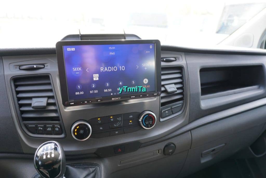 Ford Transit Custom 320L 2.0 TDCI L2H1 Double cabine – Image 11