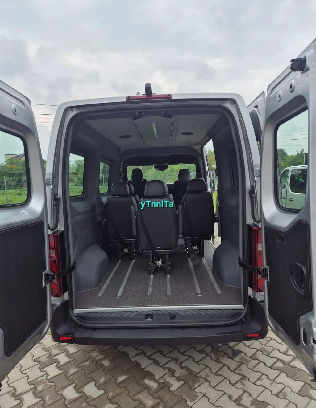 Renault Master 2.3D L2h2 9 places – Image 13