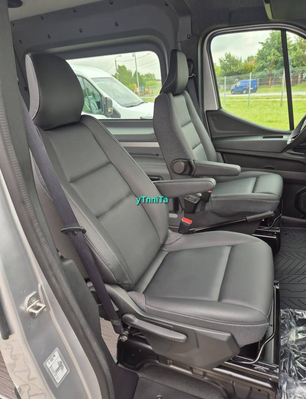 Renault Master 2.3D L2h2 9 places – Image 8