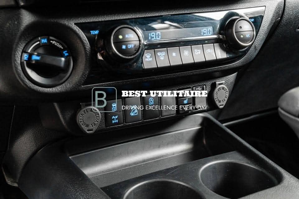 Toyota HiLux 2,8 D-Cab 4WD SR+ Inv. X – Image 18