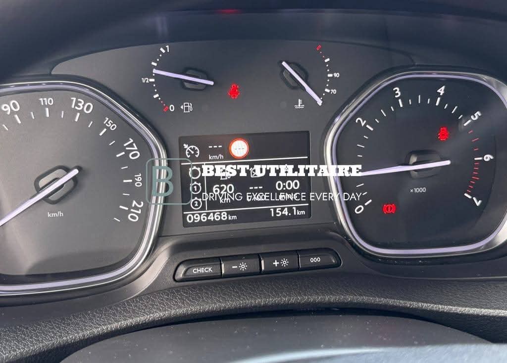 Peugeot Traveller 2.0 BlueHDi – Image 19