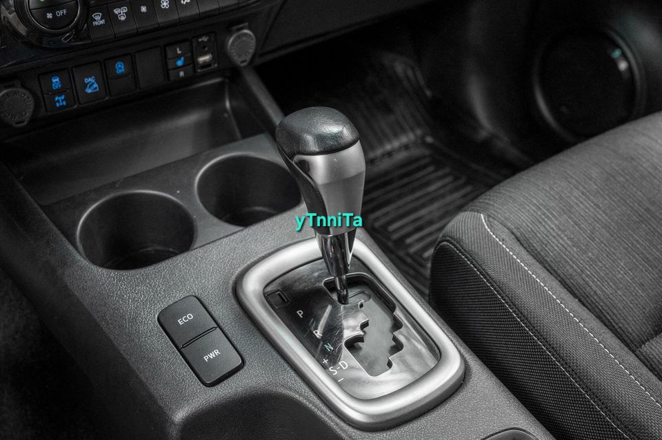 Toyota HiLux 2,8 204hk D-Cab 4WD SR – Image 16