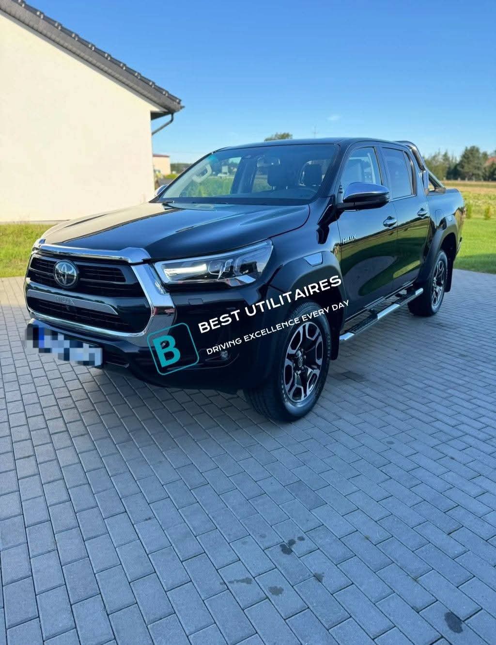 Toyota Hilux 2.8 D-4D Double Cab SR5 – Image 2