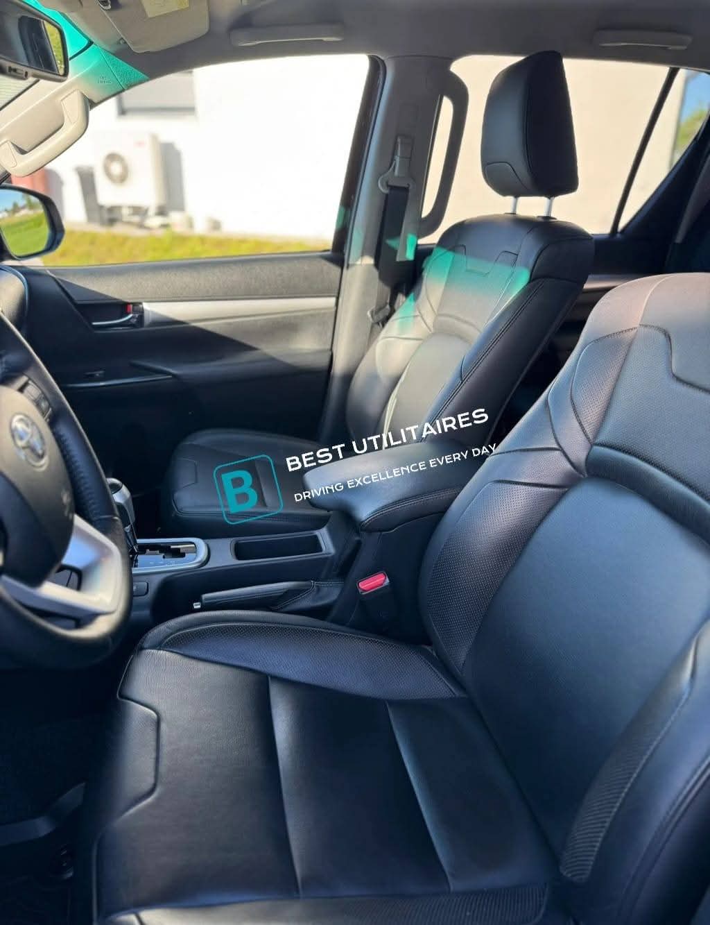 Toyota Hilux 2.8 D-4D Double Cab SR5 – Image 11