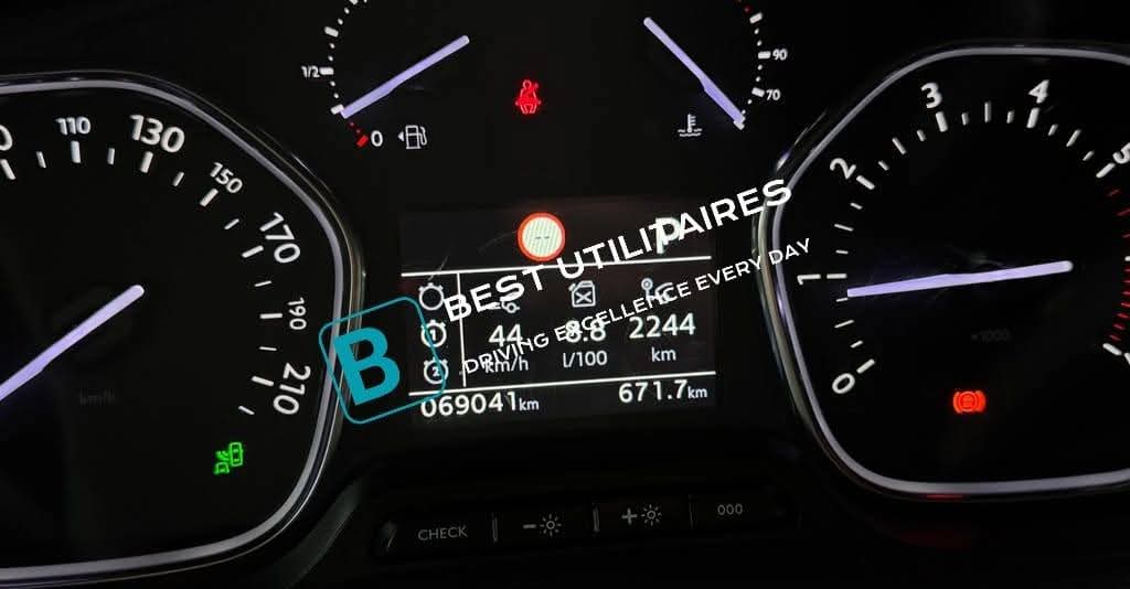 Opel Vivaro Kombi 2.0 CDTI Extra Long 2,8t – Image 13