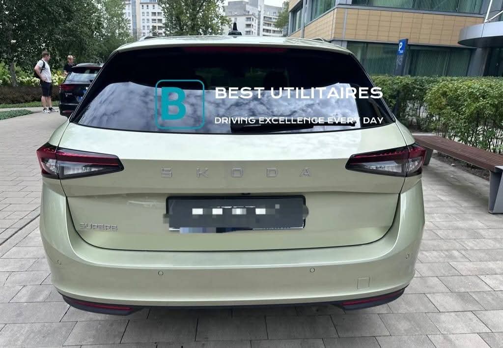 Skoda Superb 2.0 TDI SCR DSG – Image 8