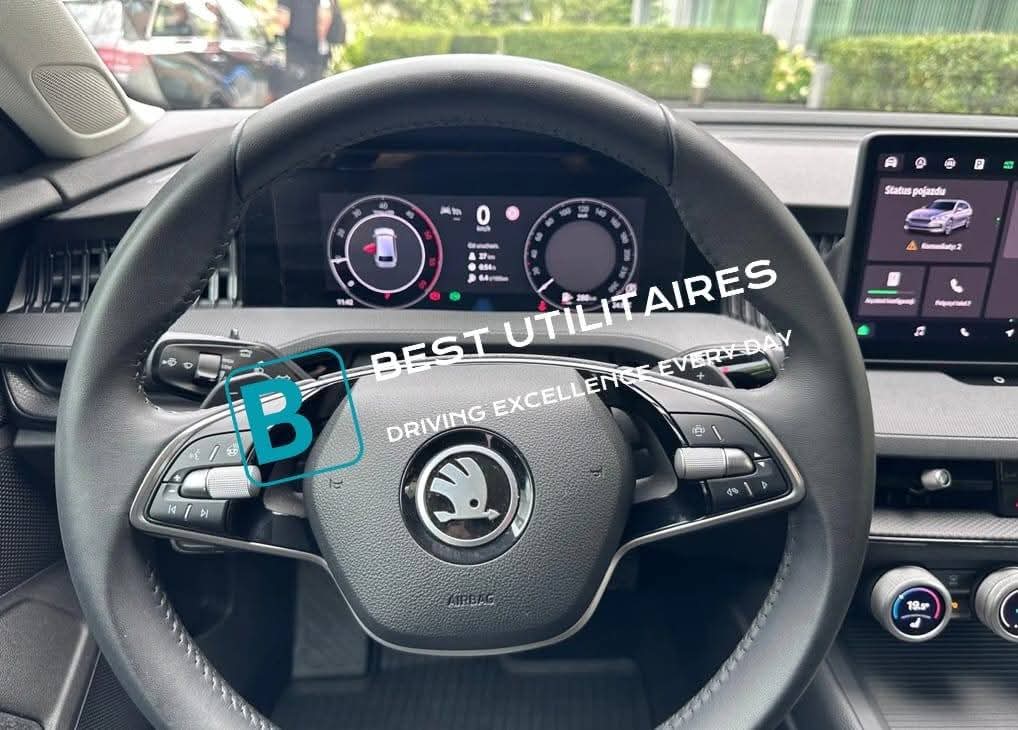 Skoda Superb 2.0 TDI SCR DSG – Image 17