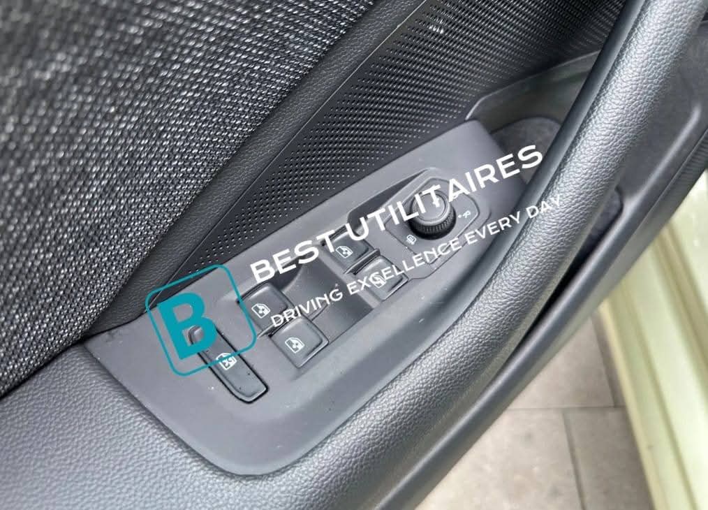 Skoda Superb 2.0 TDI SCR DSG – Image 22