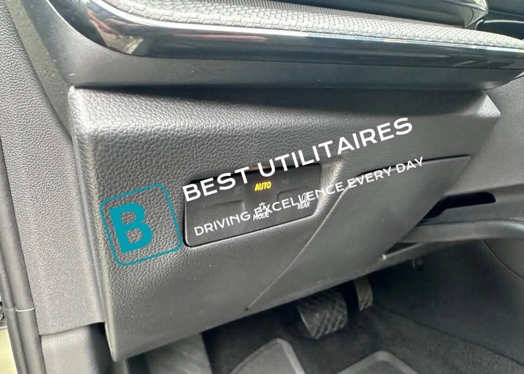 Skoda Superb 2.0 TDI SCR DSG – Image 23