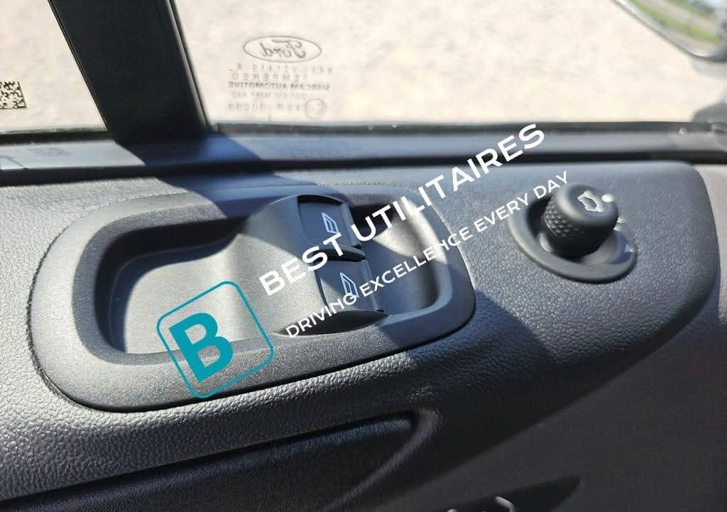 Ford Transit Custom 2.0 TDCi 320 L2H1 – Image 14