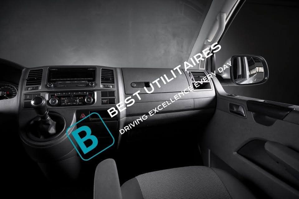 Volkswagen Caravelle 2.0 TDI – Image 26