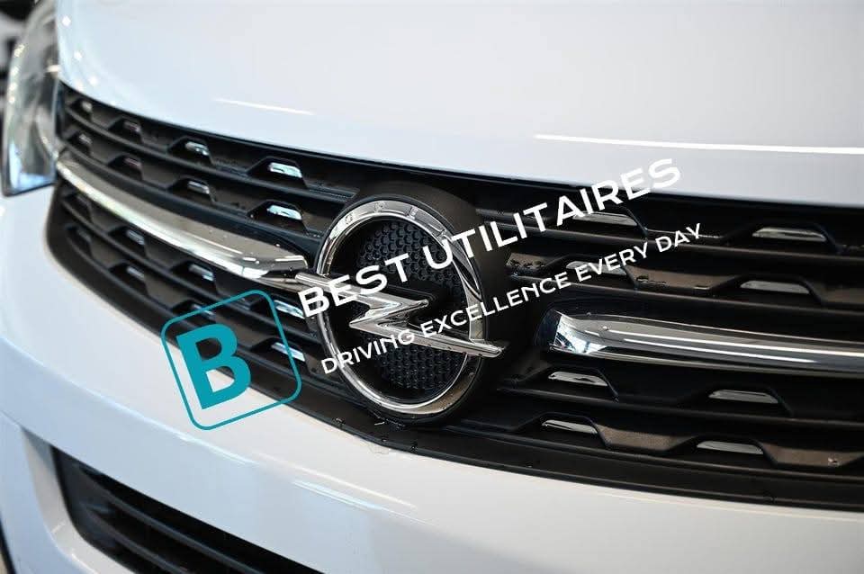 Opel Vivaro 2.0 DT L2 – Image 8