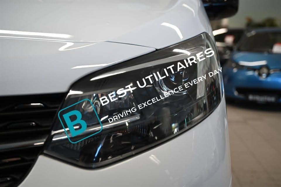 Opel Vivaro 2.0 DT L2 – Image 9