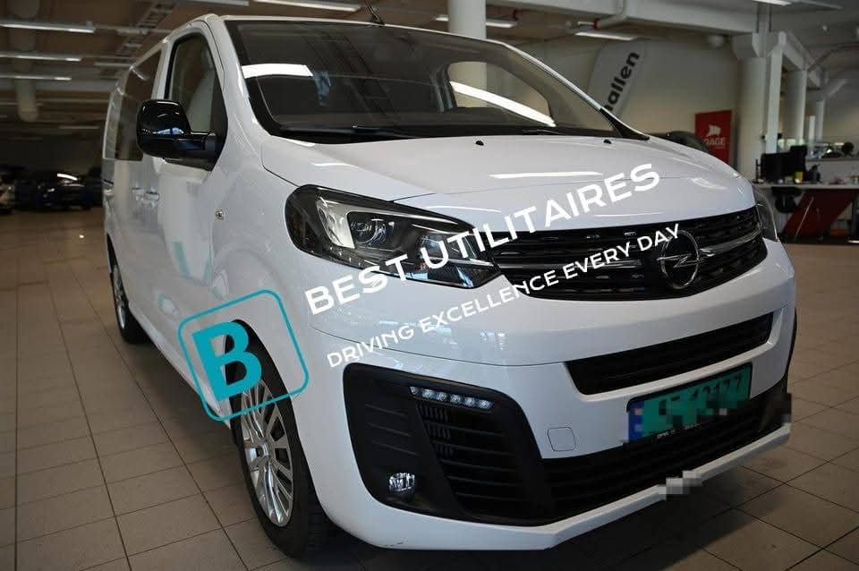 Opel Vivaro 2.0 DT L2 – Image 10