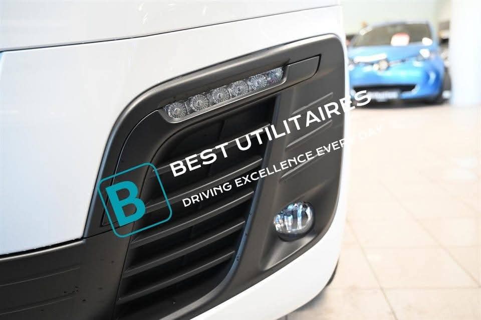 Opel Vivaro 2.0 DT L2 – Image 11