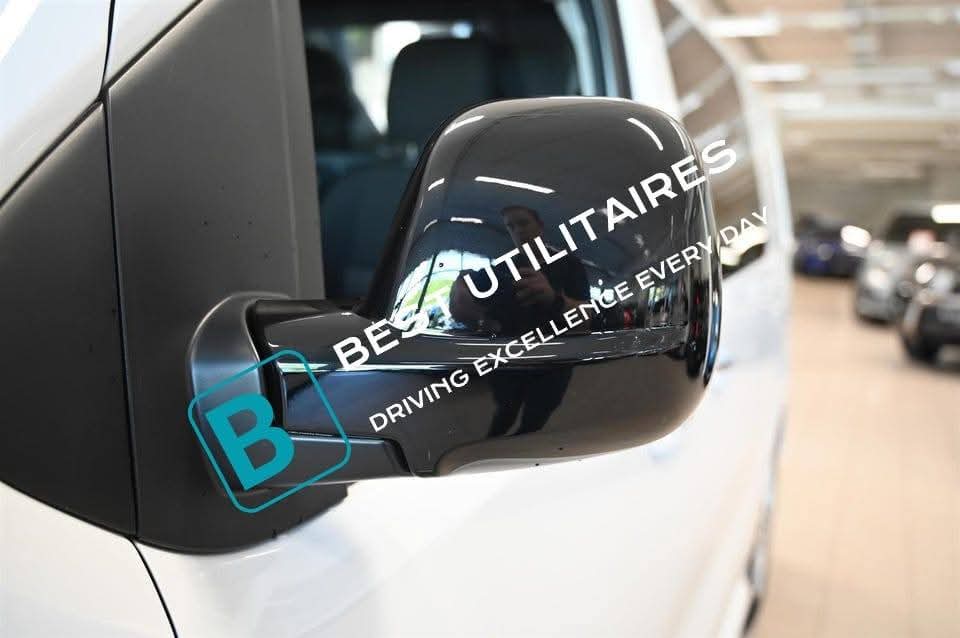 Opel Vivaro 2.0 DT L2 – Image 14