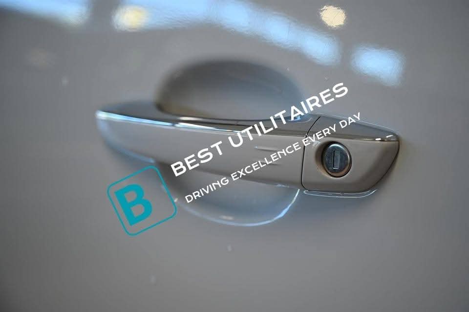 Opel Vivaro 2.0 DT L2 – Image 15