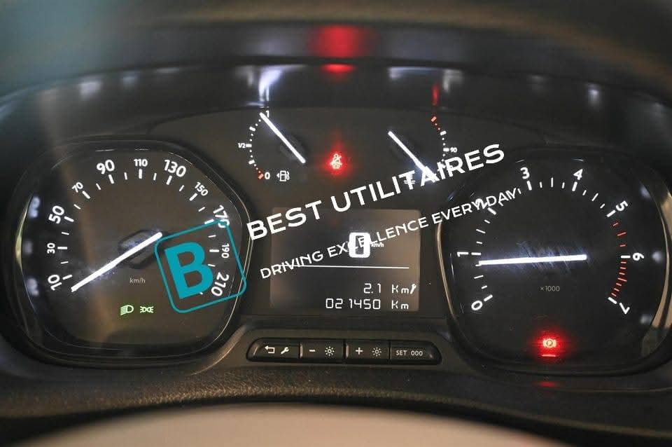 Opel Vivaro 2.0 DT L2 – Image 18