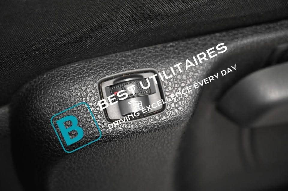 Opel Vivaro 2.0 DT L2 – Image 30